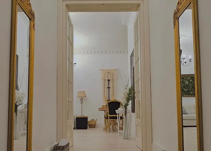 Vanilla Apartment *