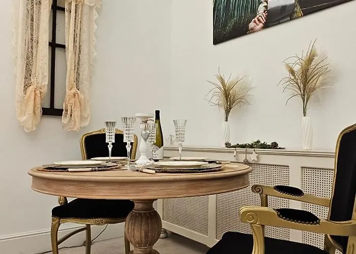 Vanilla Apartment